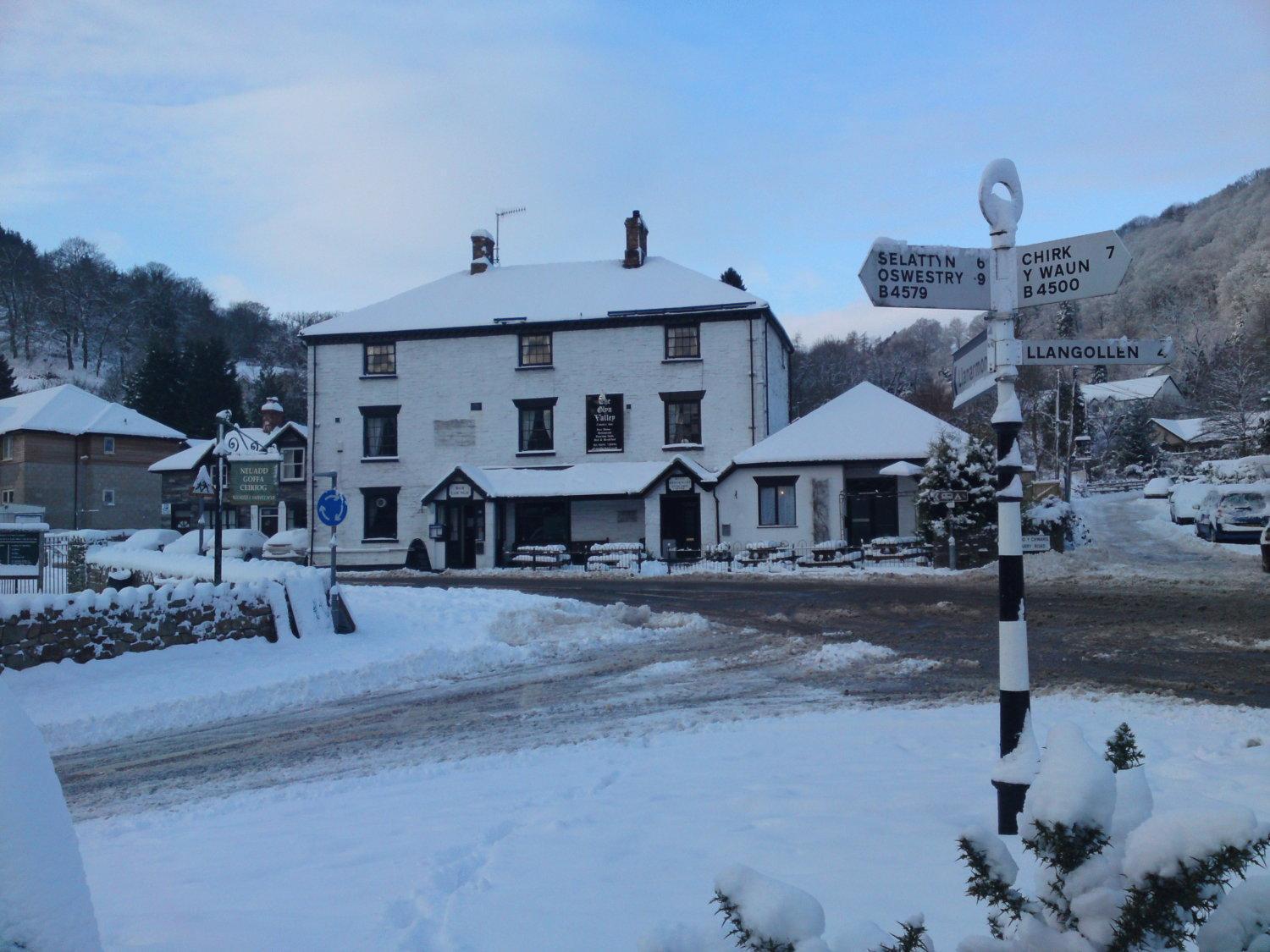 Oyo Glyn Valley Hotel Llansantffraid Llansantffraid Glyn Ceiriog 외부 사진